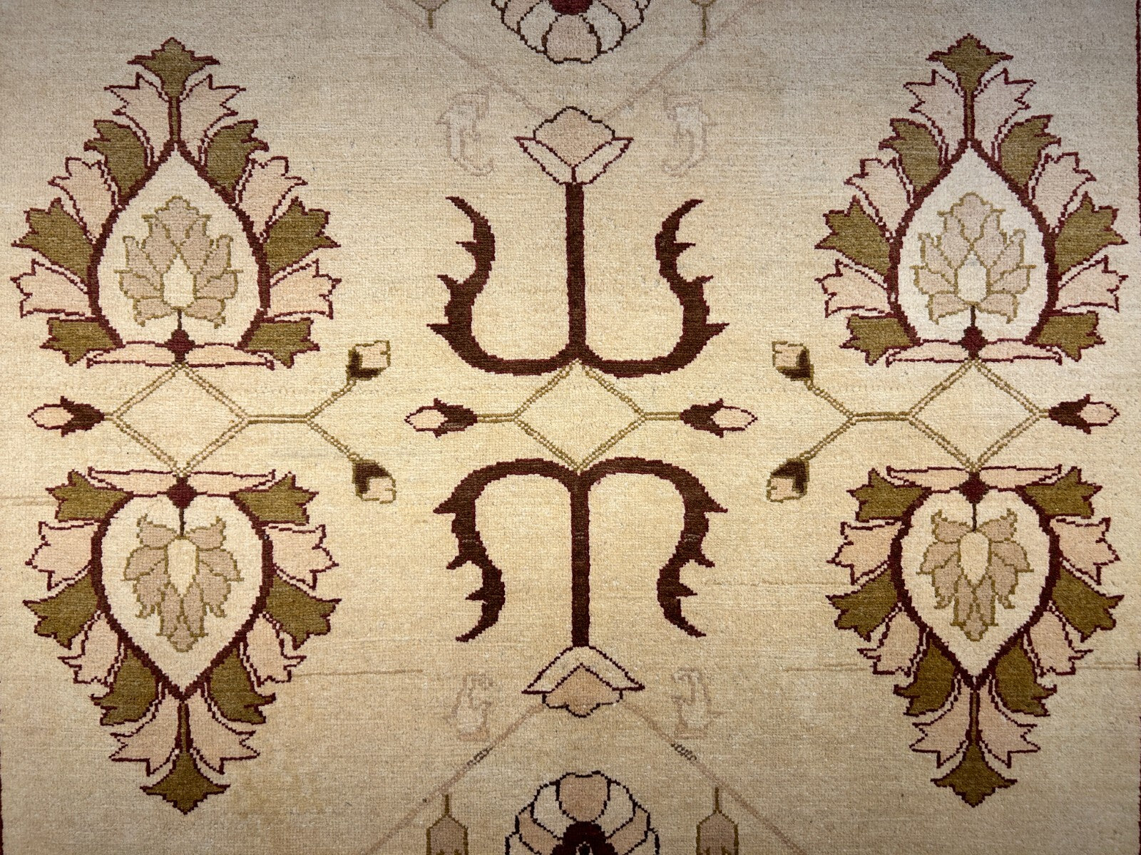 7'0"x9'3" Hand-Knotted 100% Wool Pile Indian Arut Carpet - Area Rug