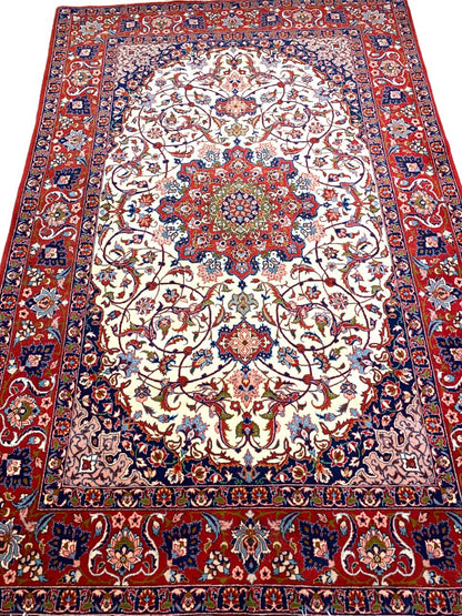 4'7" x 7'2'' Semi-Antique Hand-Knotted 100% Wool Isfahane Rug