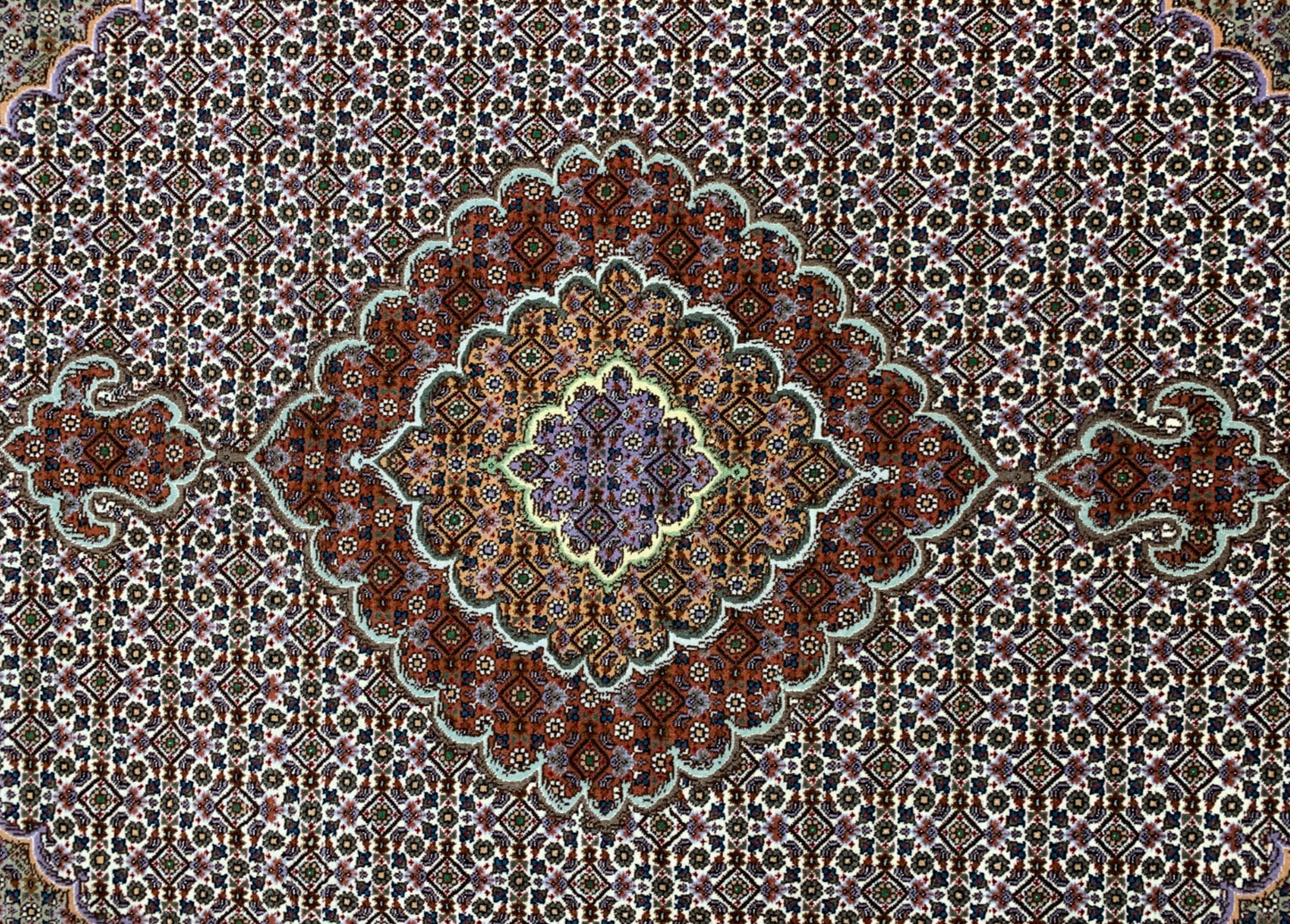 4'9"x6'5" Hand-Knotted Wool & Silk Pile Tabrize Fish Style Area Rug