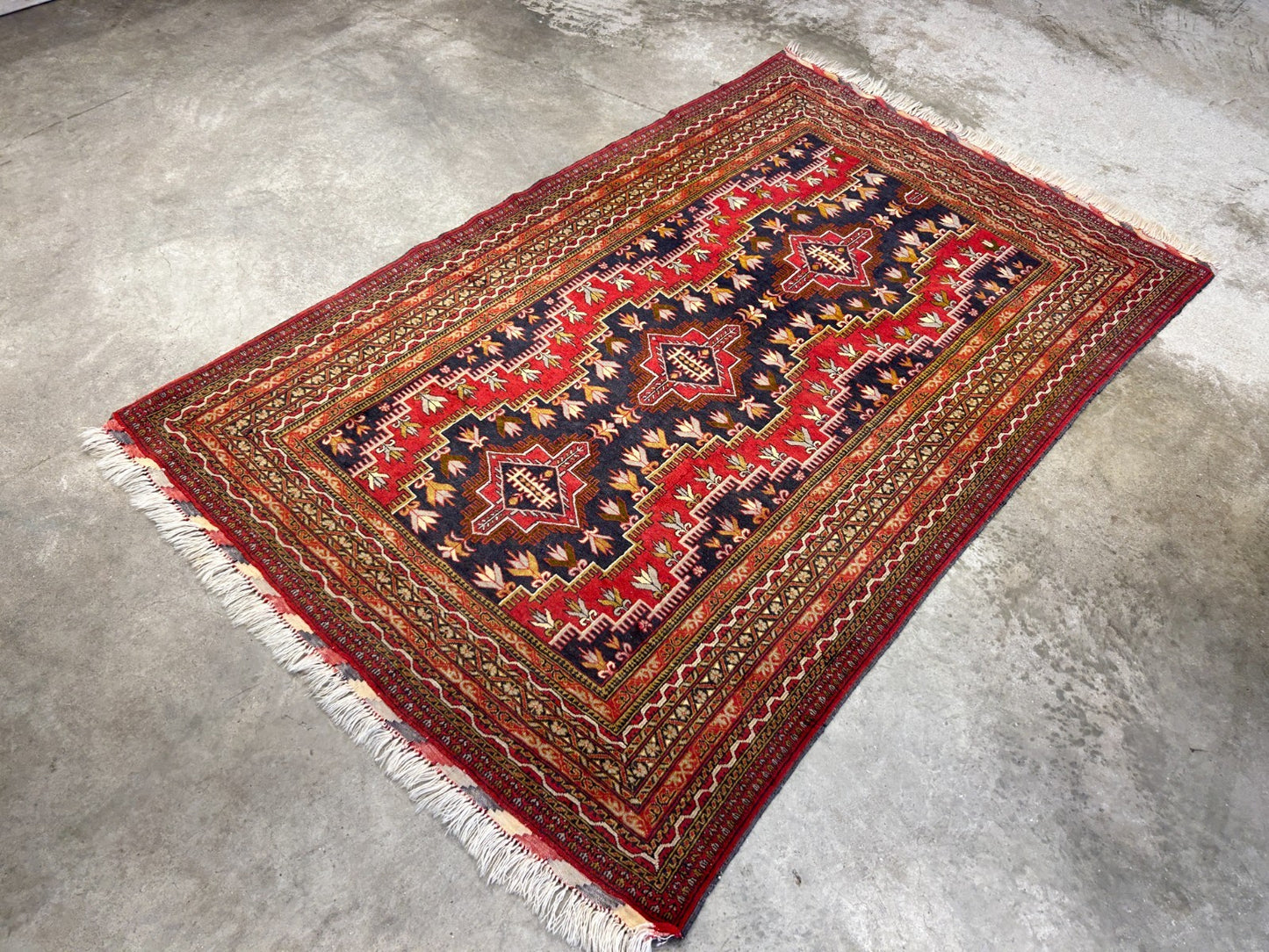 3'11"x6'3" Hand-Knotted 100% Wool Pile Geometric Rug