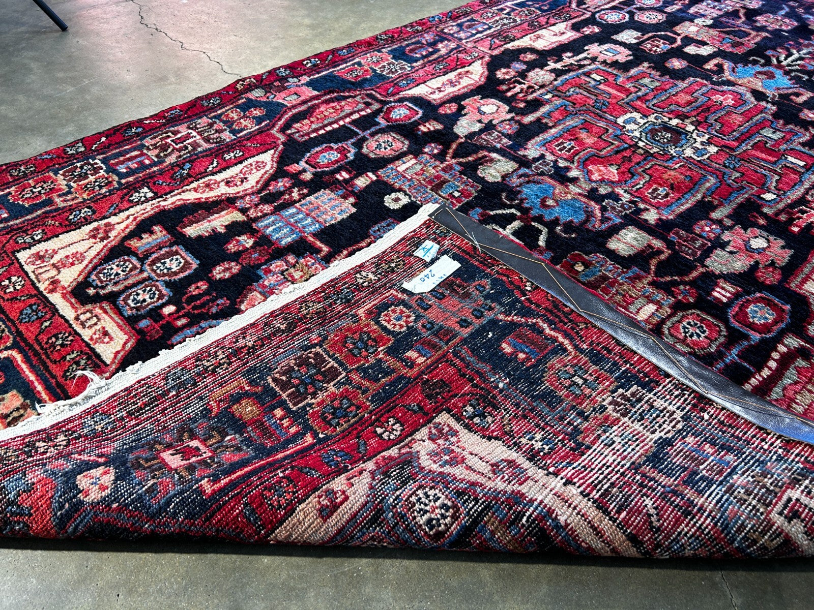 4'9" x 8'8" Hand-Knotted 100% Wool Pile Nahavande Area Rug