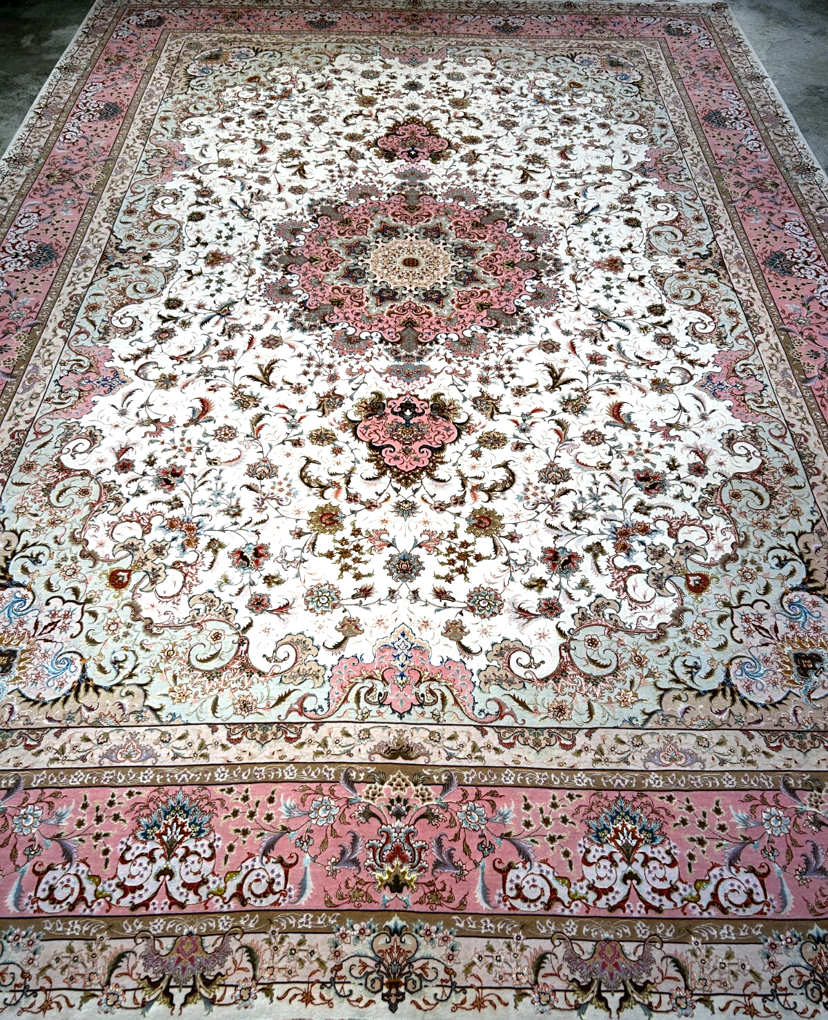 8'2"x11'8" Extra Fine 80-Raj Hand-Knotted Wool & Silk Tabrize Rug