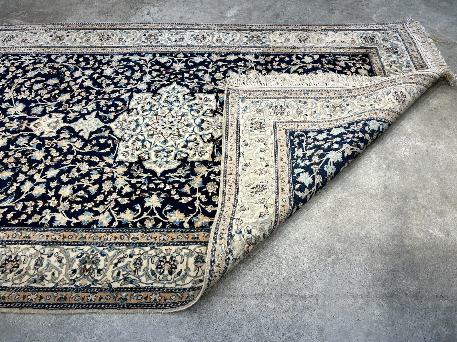 Collector Item - Very Fine 4'2"x6'3" Antique Hand-Knotted 100% Wool Naine Rug