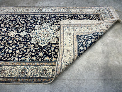 Collector Item - Very Fine 4'2"x6'3" Antique Hand-Knotted 100% Wool Naine Rug