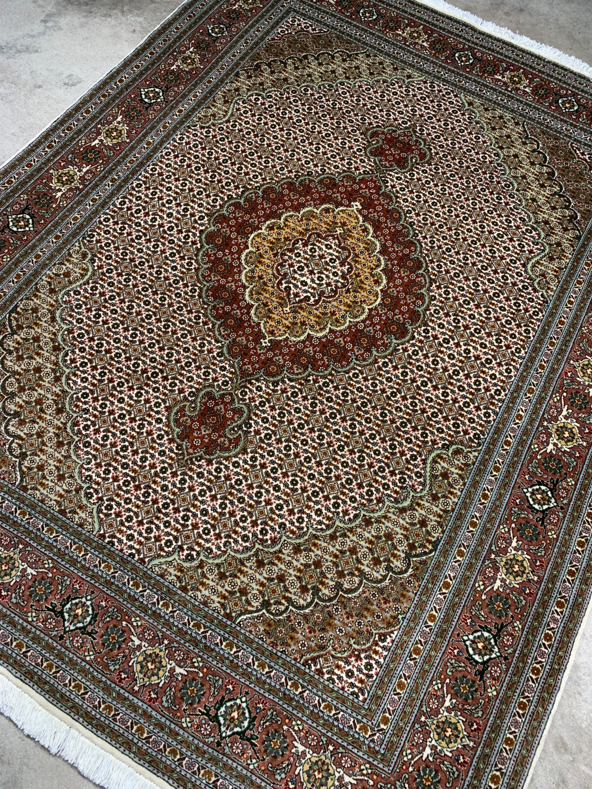 5'2"x6'4" Fine Hand-Knotted Wool & Silk Blend Tabrize Mahi Carpet - Area Rug