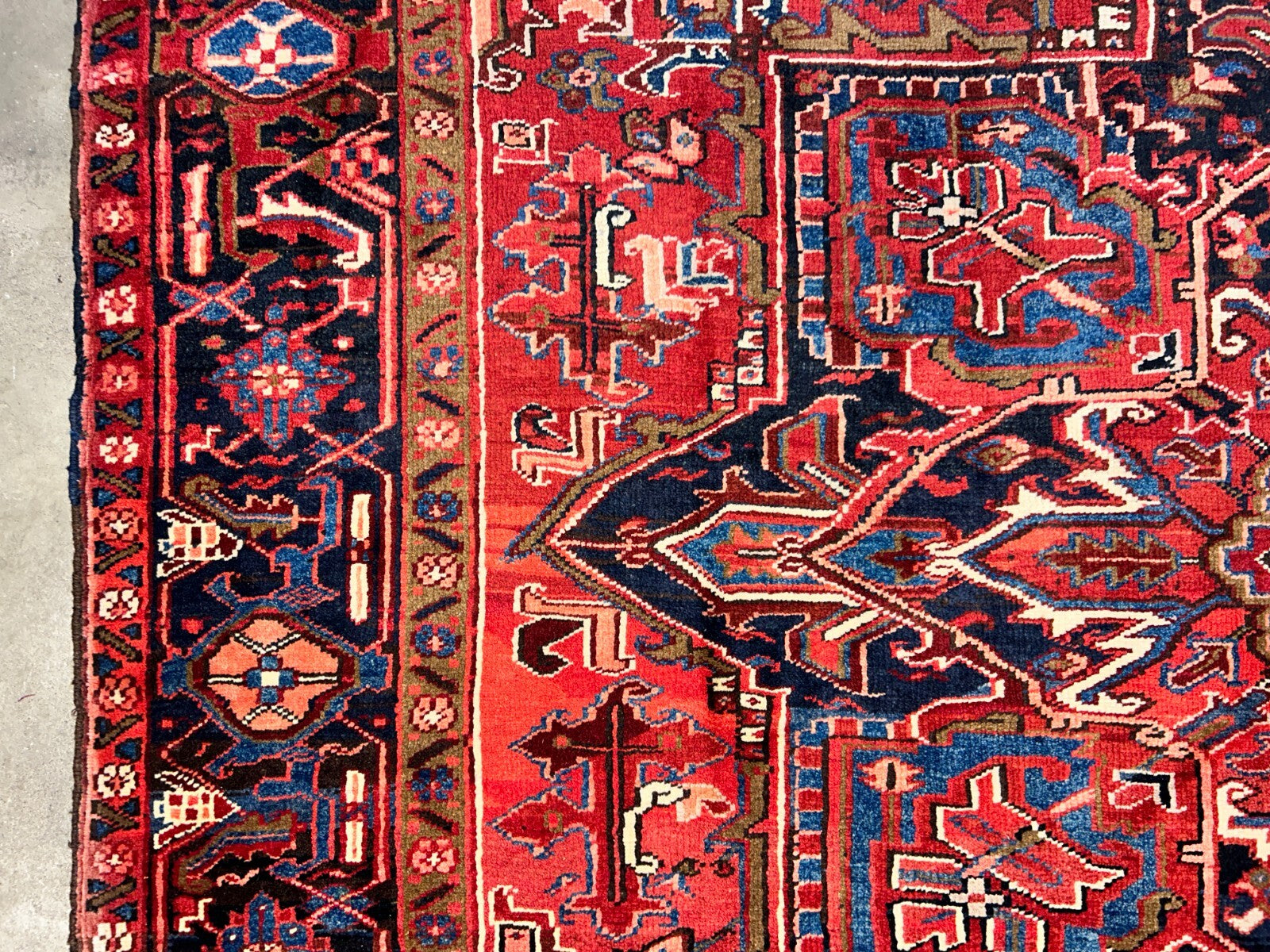 8'3"x11'4" Hand-Knotted 100% Wool Pile Herize Rug