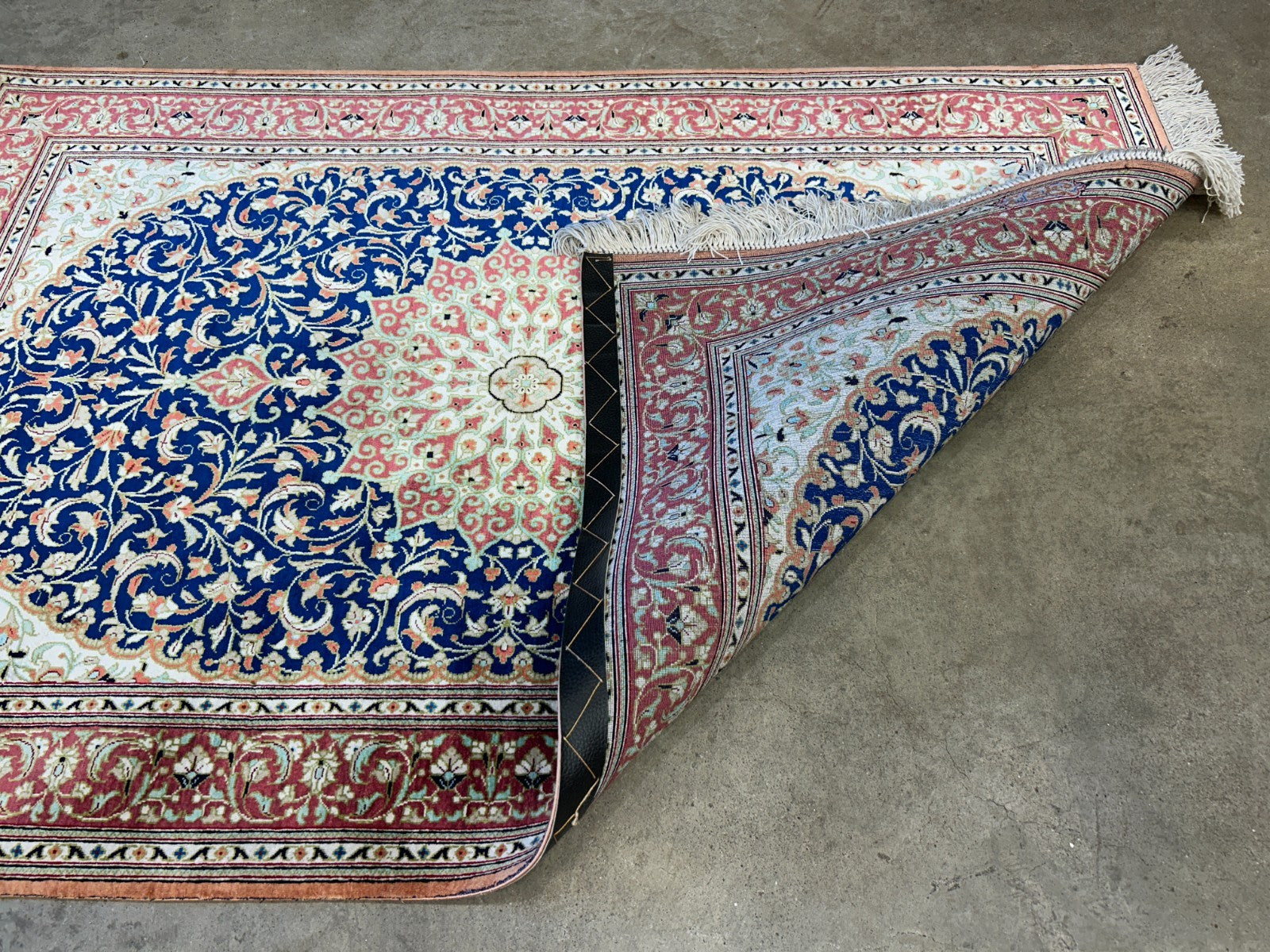 2'8"x4'1" Exquisite Extra-Fine Hand-Knotted 100% Silk Qume Area Rug