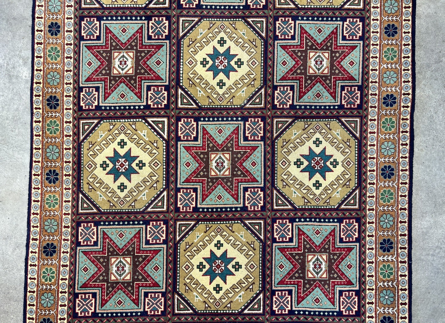 3'5"x5'4" Hand-Knotted 100% Wool Pile Tabrize Rug