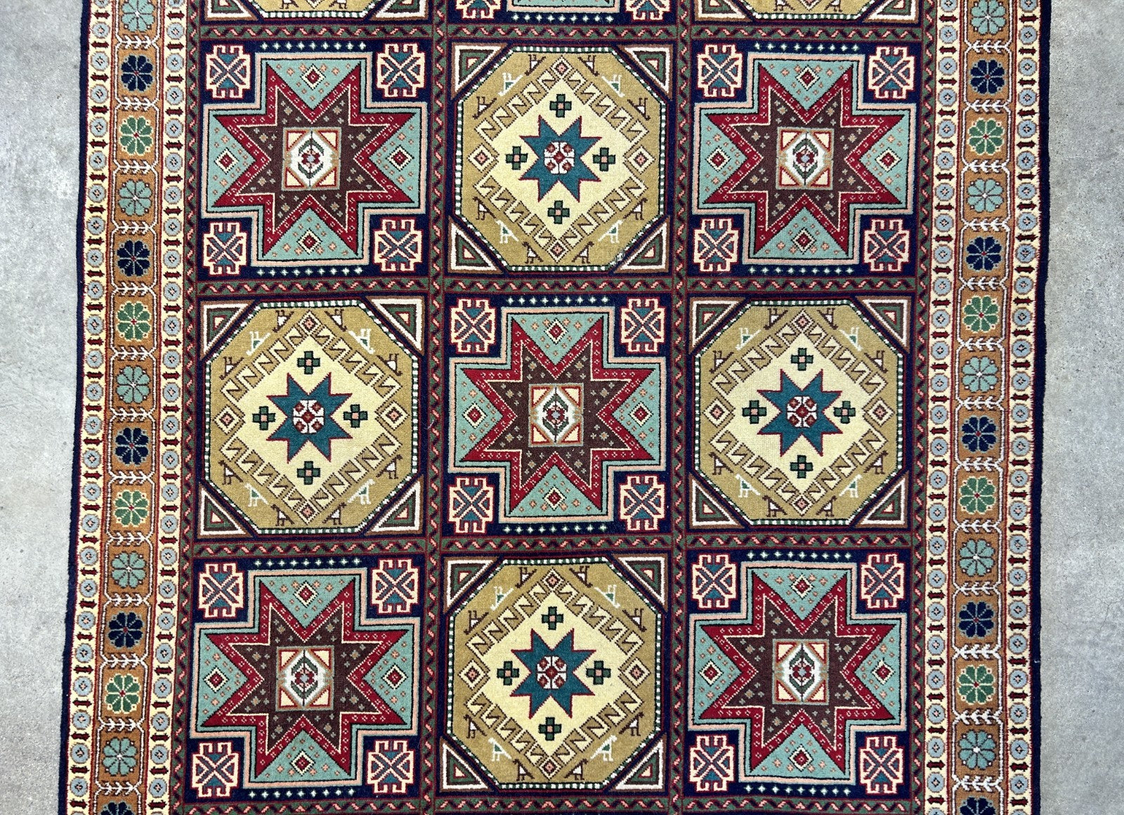 3'5"x5'4" Hand-Knotted 100% Wool Pile Tabrize Rug