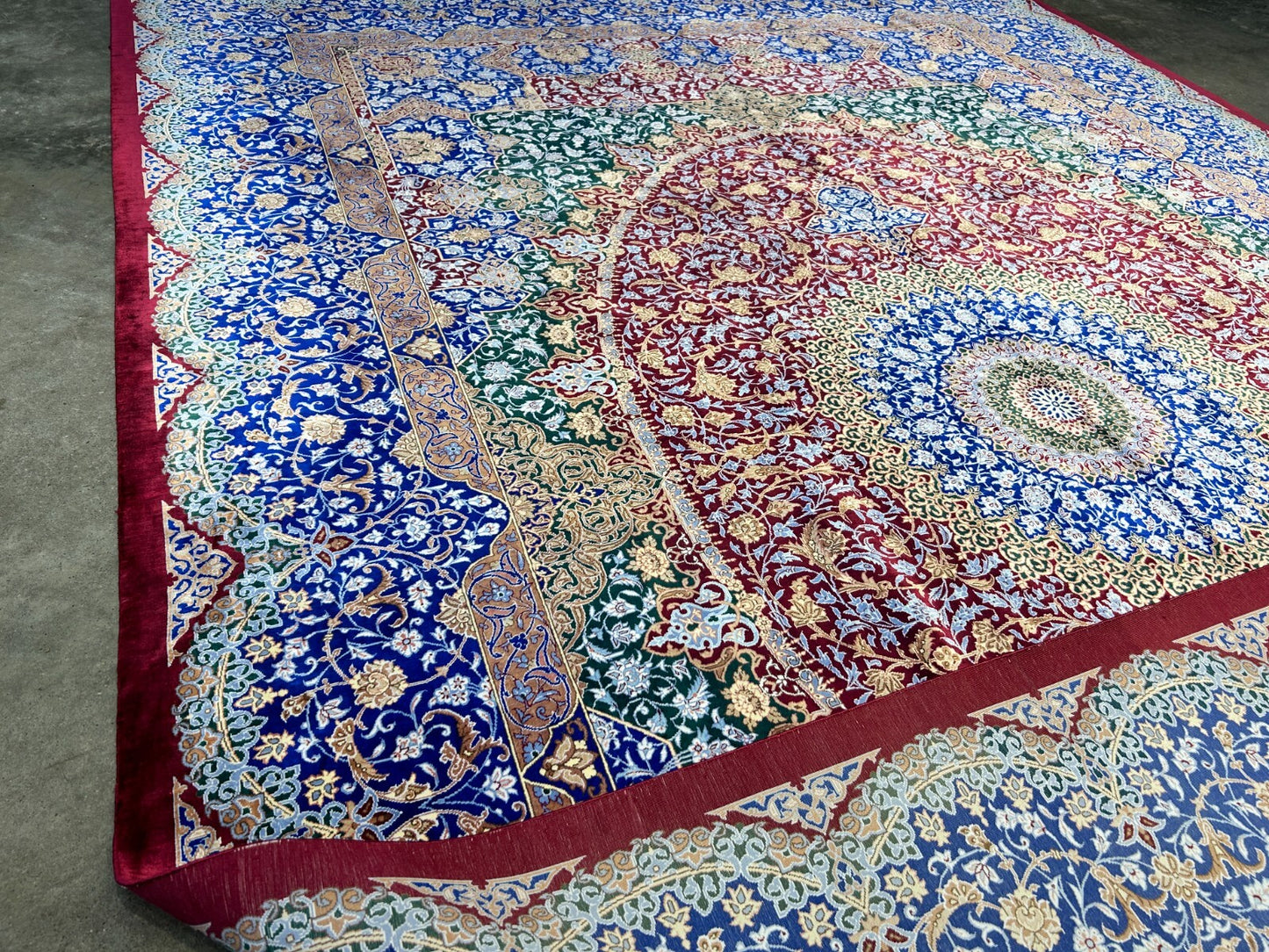 6'6"x10' Exquisite Extra-Fine Hand-Knotted 100% Silk Qume Carpet - Area Rug