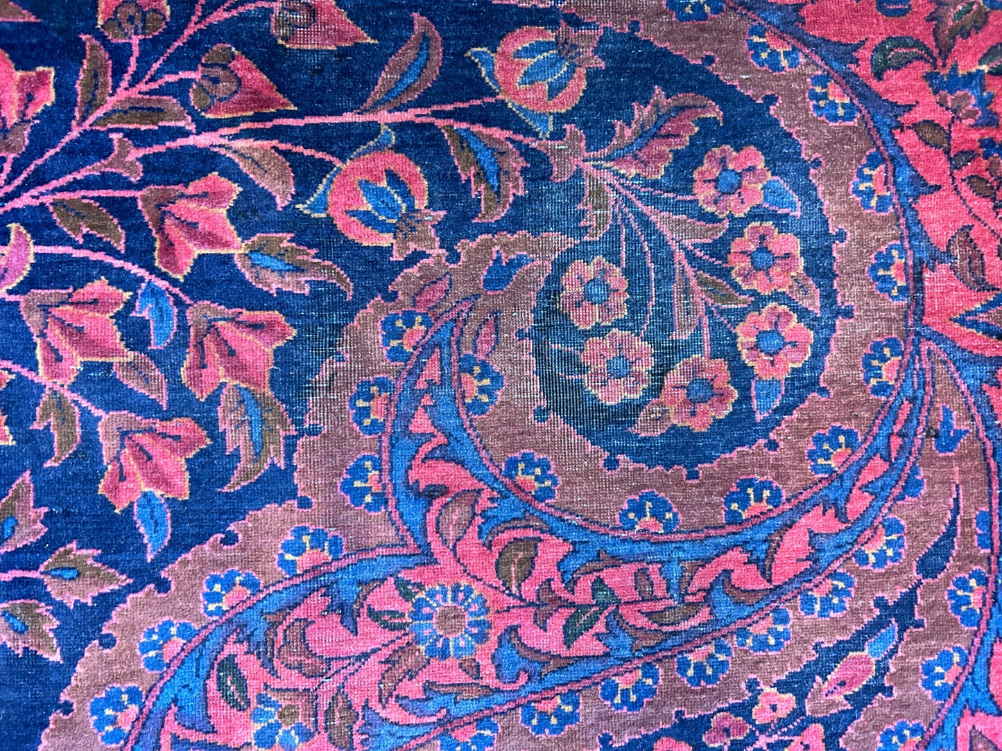 Collector Antique 8'6"x12' Extra Fine Hand-Knotted Wool Kashane Rug