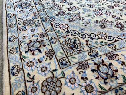 3'2"x4'11'' Very Fine Hand-Knotted  Silk & Wool Naine Area Rug - Carpet