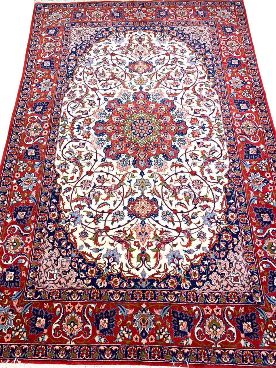 4'7" x 7'2'' Semi-Antique Hand-Knotted 100% Wool Isfahane Rug