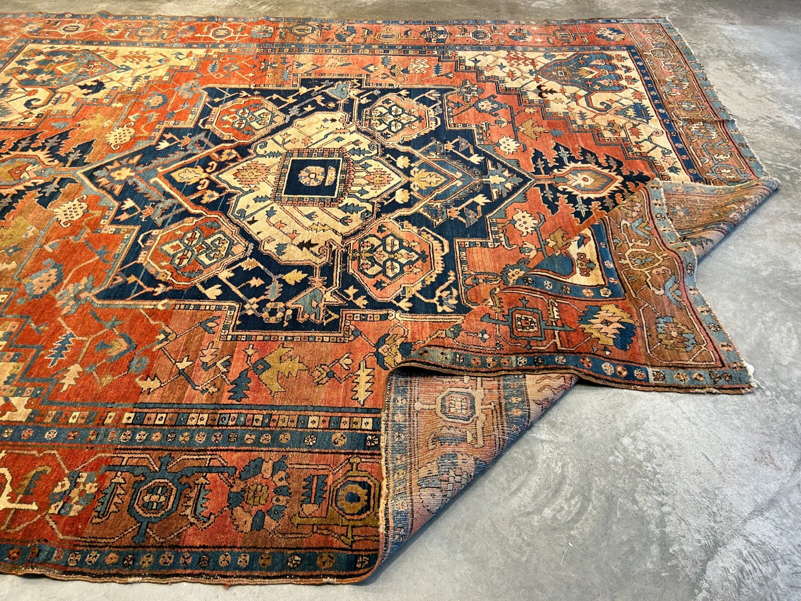 Collector Item - 9'8"x11'10 Antique Fine Wool Herize Serapy Hand-Knotted Rug