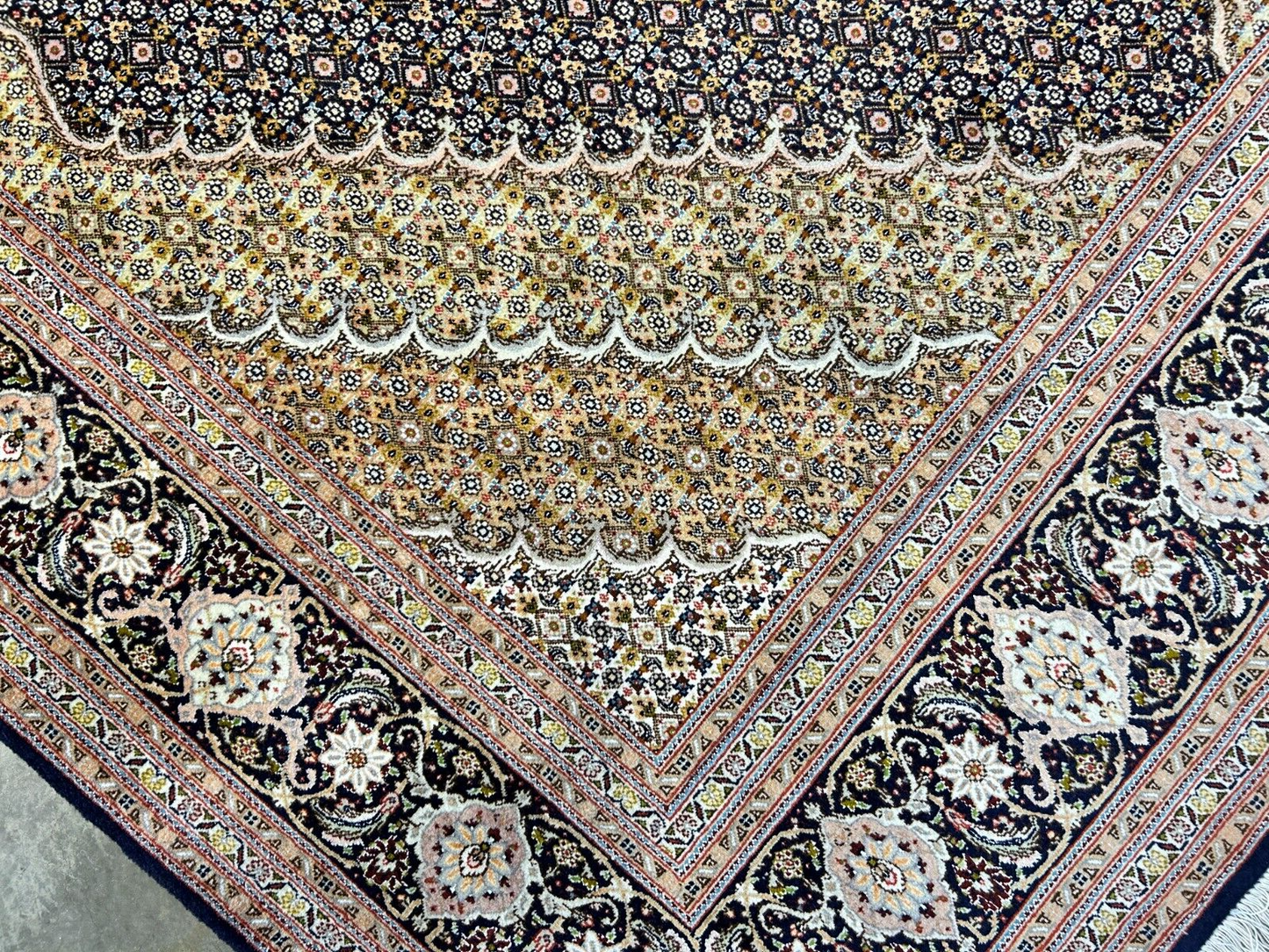 6'7"x9'9" Fine Hand-Knotted Wool & Silk Oriental Tabrize Rug - Area Carpet