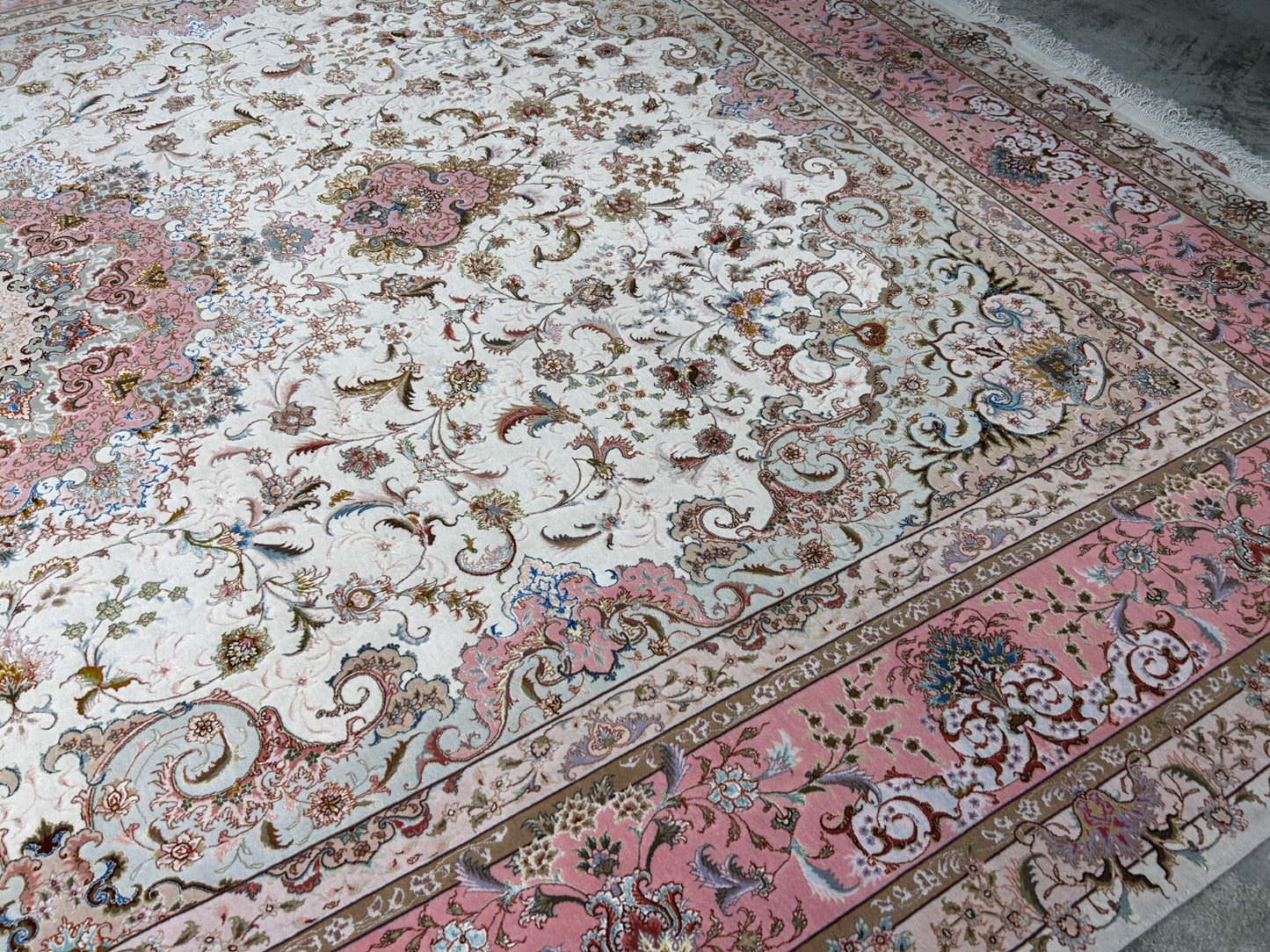 8'2"x11'8" Extra Fine 80-Raj Hand-Knotted Wool & Silk Tabrize Rug