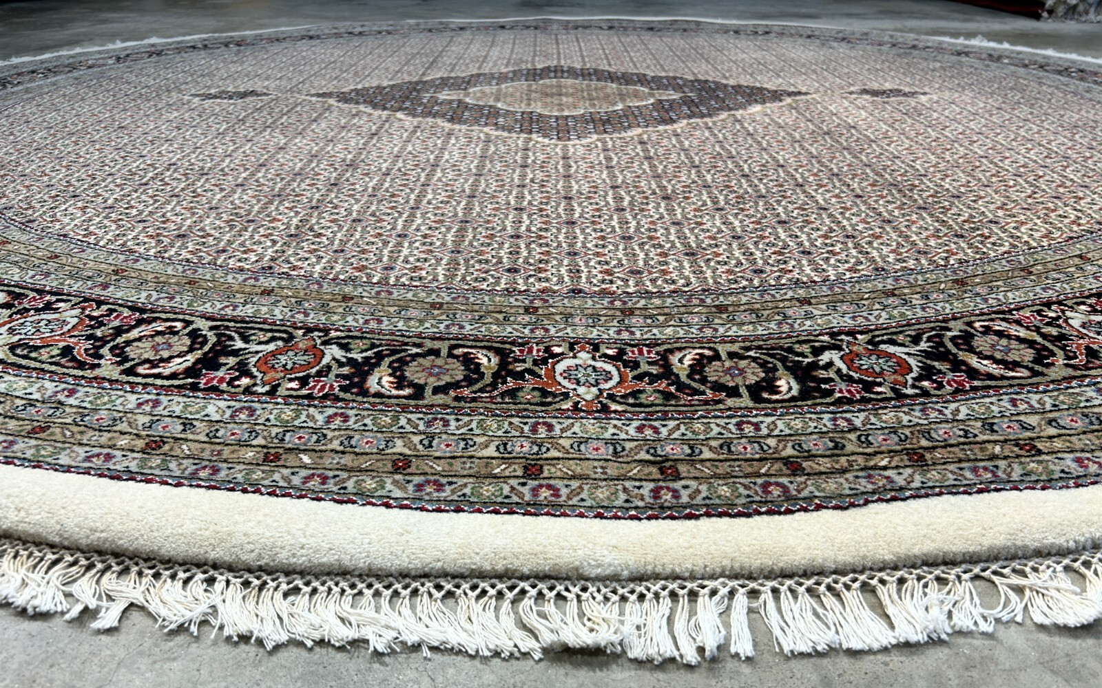 8' Diameter Exquisite Hand-Knotted 100% Wool Pile Oriental Rug