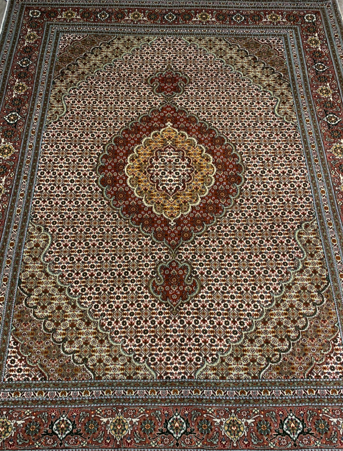 5'2"x6'4" Fine Hand-Knotted Wool & Silk Blend Tabrize Mahi Carpet - Area Rug