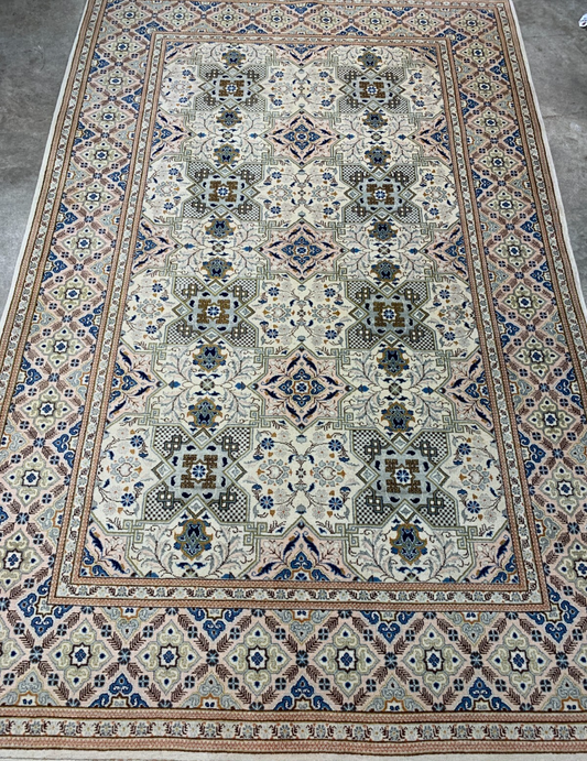 4'4" x 7'1'' Hand-Knotted 100% Wool Pile Kashane Area Rug
