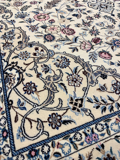 4'3"x6'10" Fine Hand-Knotted Wool & Silk Blend Naine Carpet - Area Rug