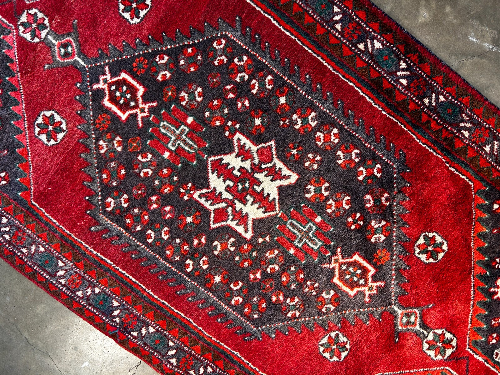 4'2" x 8' Hand-Knotted 100% Lamb Wool Carpet - Hamadane Area Rug