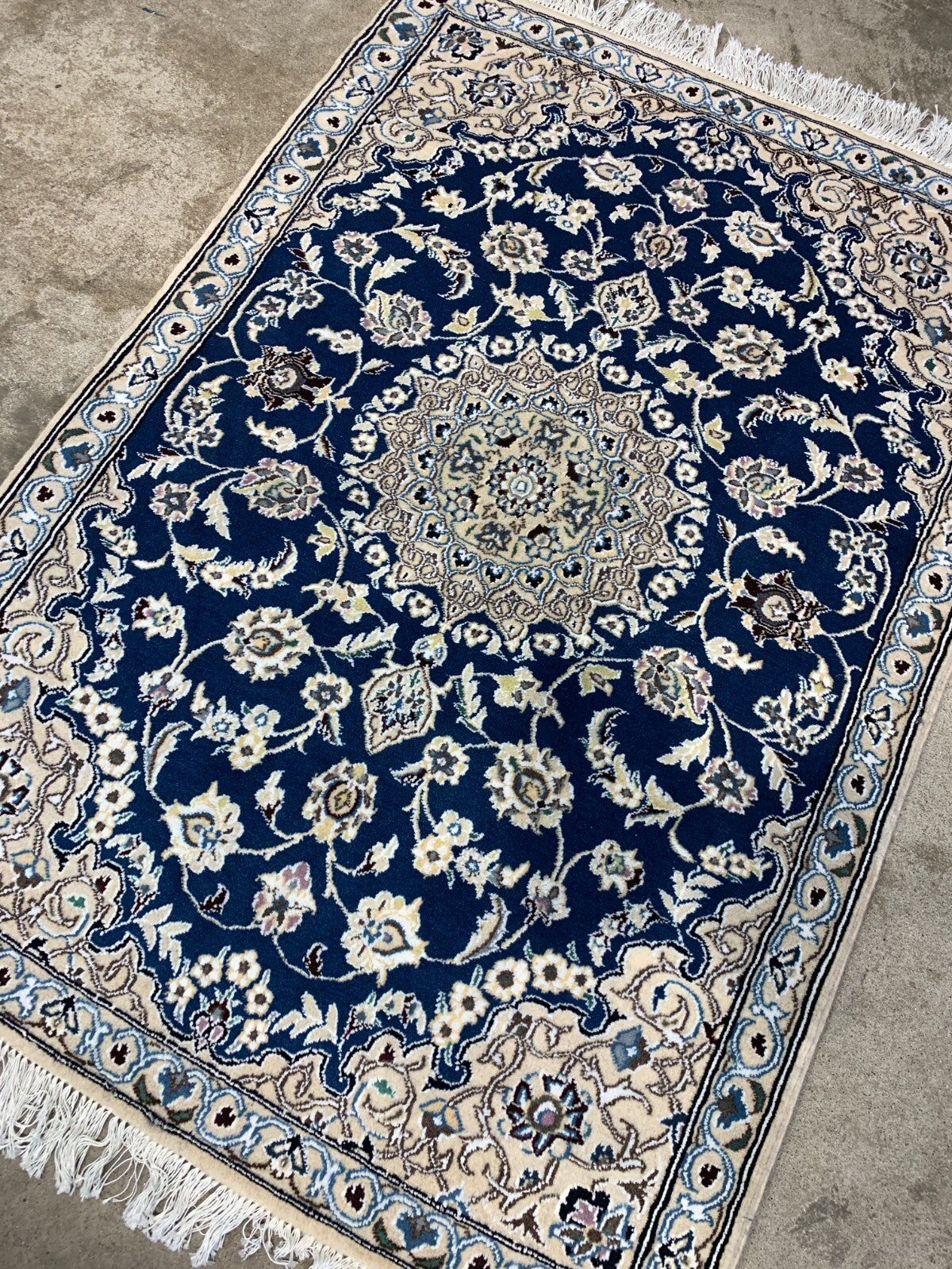 2'11"x4'1" Fine Hand-Knotted Wool & Silk Blend Naine Carpet - Area Rug