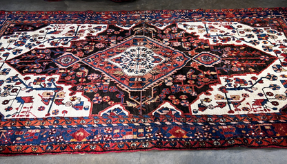 5'4" x 10'4" Hand-Knotted 100% Wool Nahavande Area Rug