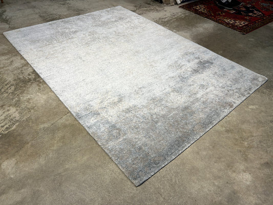5'8"x7'10'' Hand-Knotted Wool & Silk  Pile Modern Area Rug - Carpet