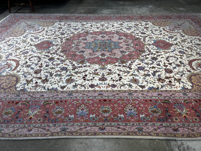 8'4"x11'3" Very Fine Hand-Knotted Wool & Silk Oriental Rug - Area Carpet