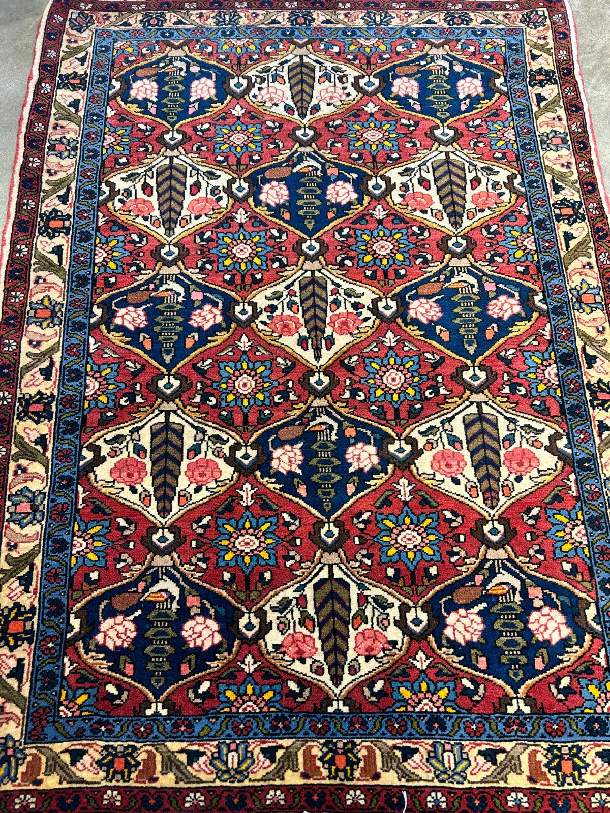 3'3"x4'9" Hand-Knotted 100% Lamb Wool Bakhtiarie Area Rug