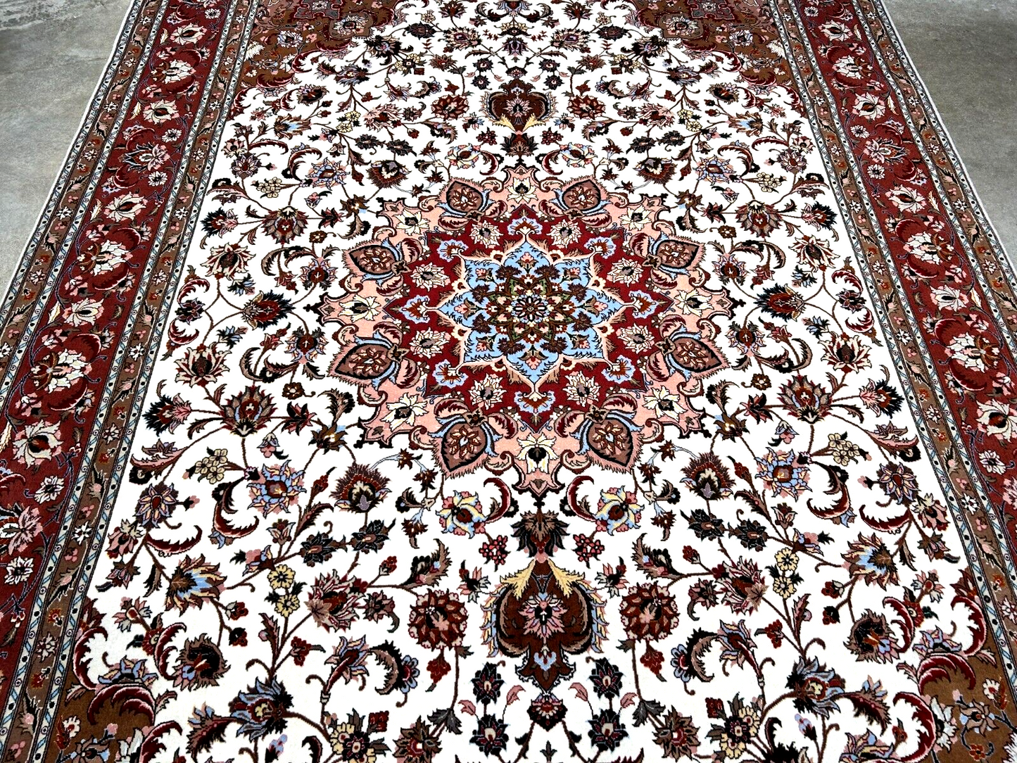 6'7"x10'1" Fine Hand-Knotted Wool & Silk Tabrize Rug - Area Carpet