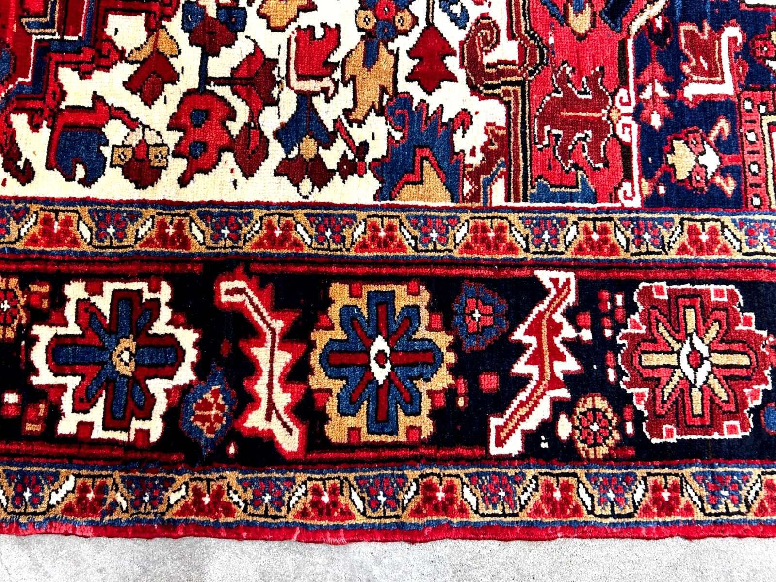 8'2" x 11'1'' Hand-Knotted 100% Wool Pile Herize Area Rug