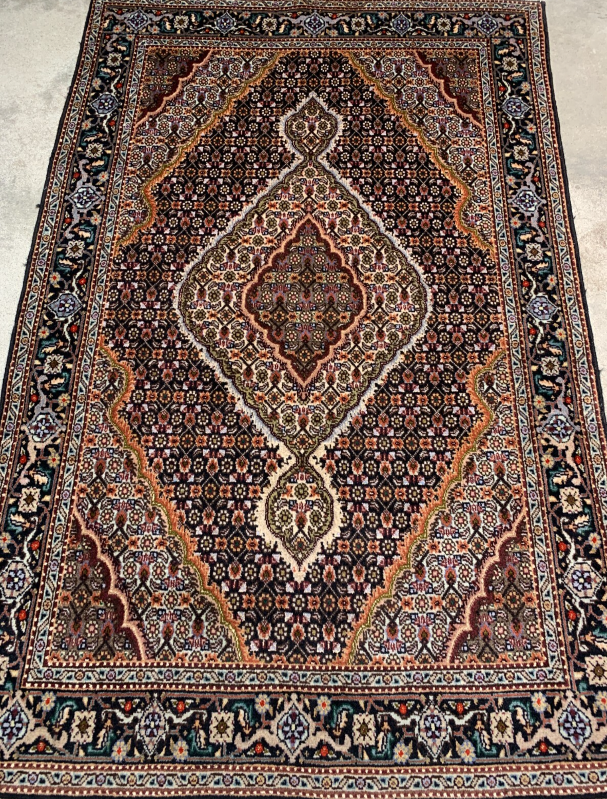 3'3"x5'0'' Hand-Knotted Silk & Wool Tabrize Mahi Area Rug - Area Carpet