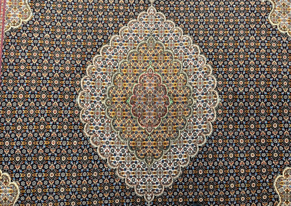 5'6"x7'8" Fine Hand-Knotted Wool & Silk Blend Tabrize Mahi Carpet - Area Rug