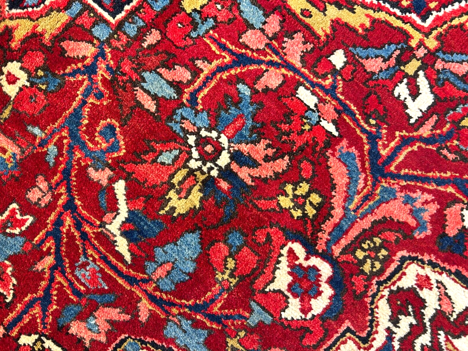 7'9"x11'4" Hand-Knotted 100% Wool Pile Herize Rug