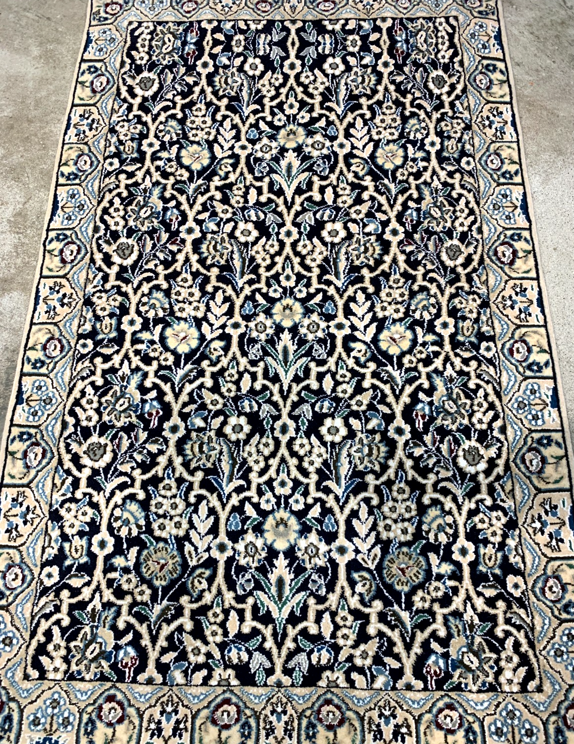 2'8"x4'4'' Fine Hand-Knotted Silk & Wool Pile Naine Area Rug
