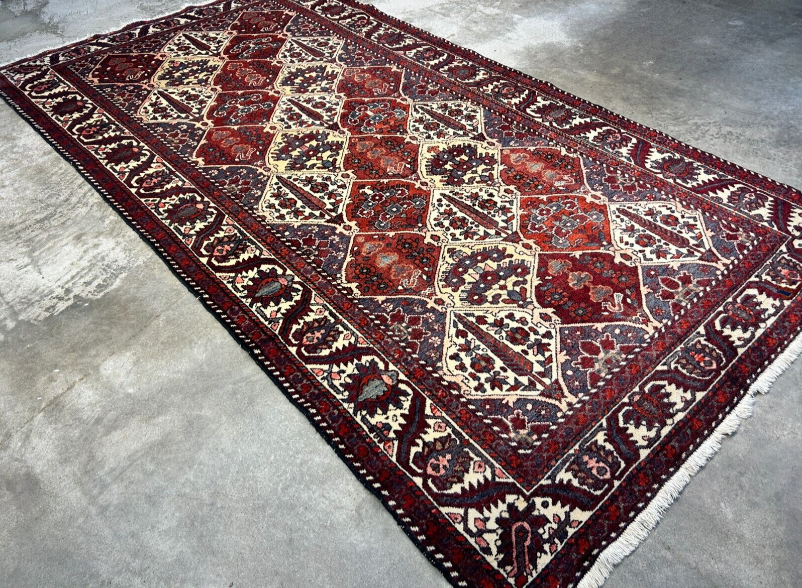 5'3"x9'6" Hand-Knotted 100% Wool Pile Bakhtiarie Carpet - Area Rug
