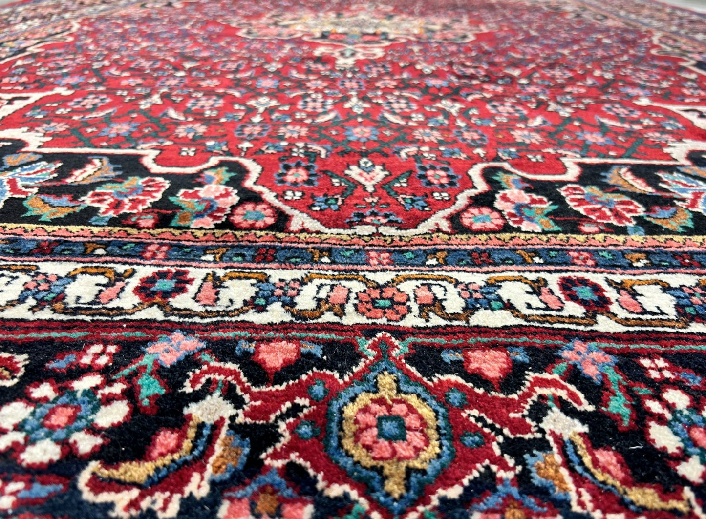 6'7"x10'6" Hand-Knotted 100% Wool Pile Bidjare Carpet - Area Rug
