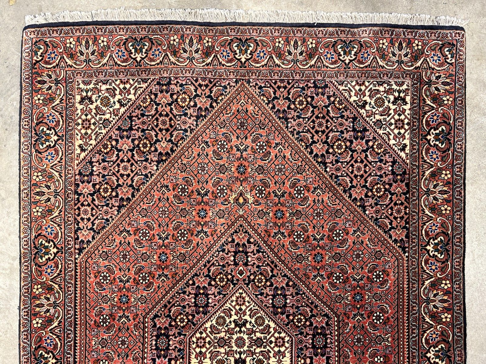 3'8"x5'6" Hand-Knotted 100% Wool Bidjare Carpet - Area Rug