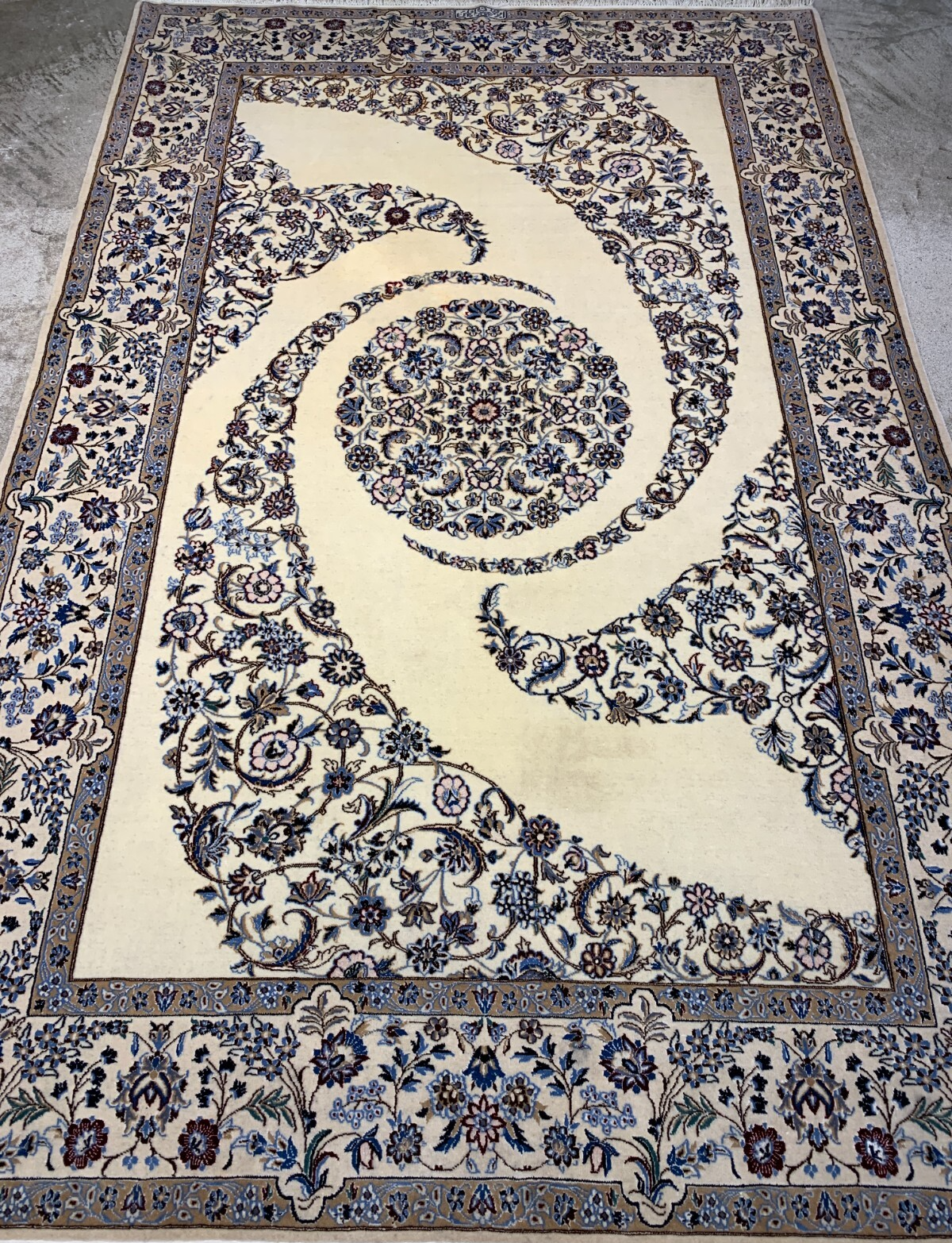 4'4"x6'8" Very Fine Hand-Knotted Wool & Silk Blend Naine Carpet - Area Rug