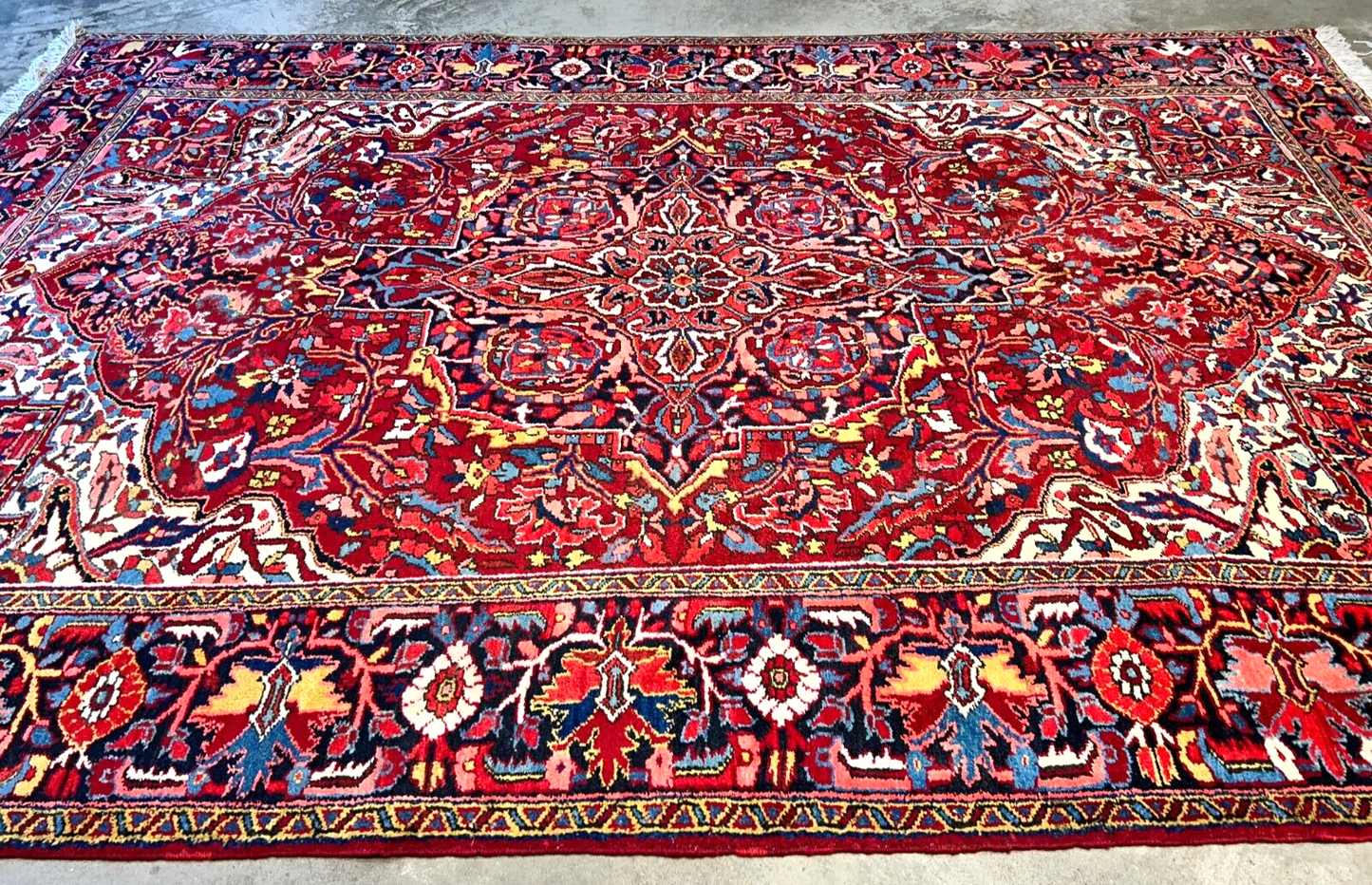 7'9"x11'4" Hand-Knotted 100% Wool Pile Herize Rug