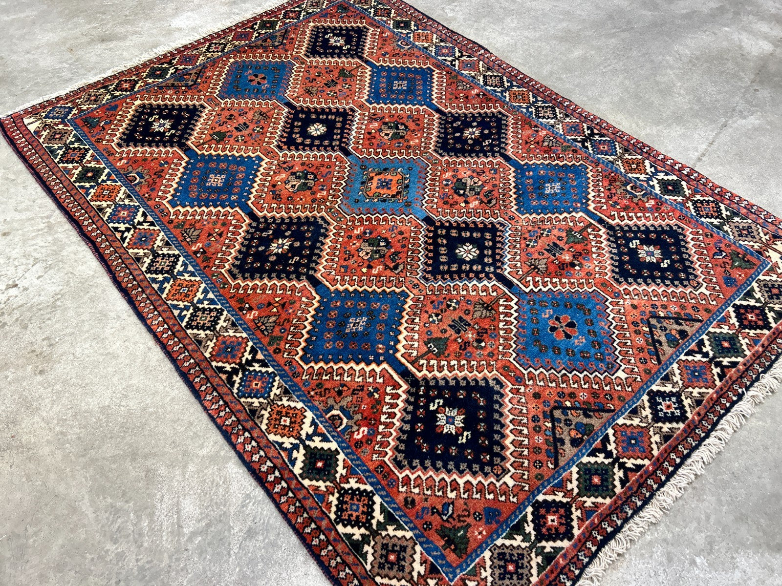 2'4"x4'9" Hand-Knotted 100% Wool Pile Yalamehe Rug