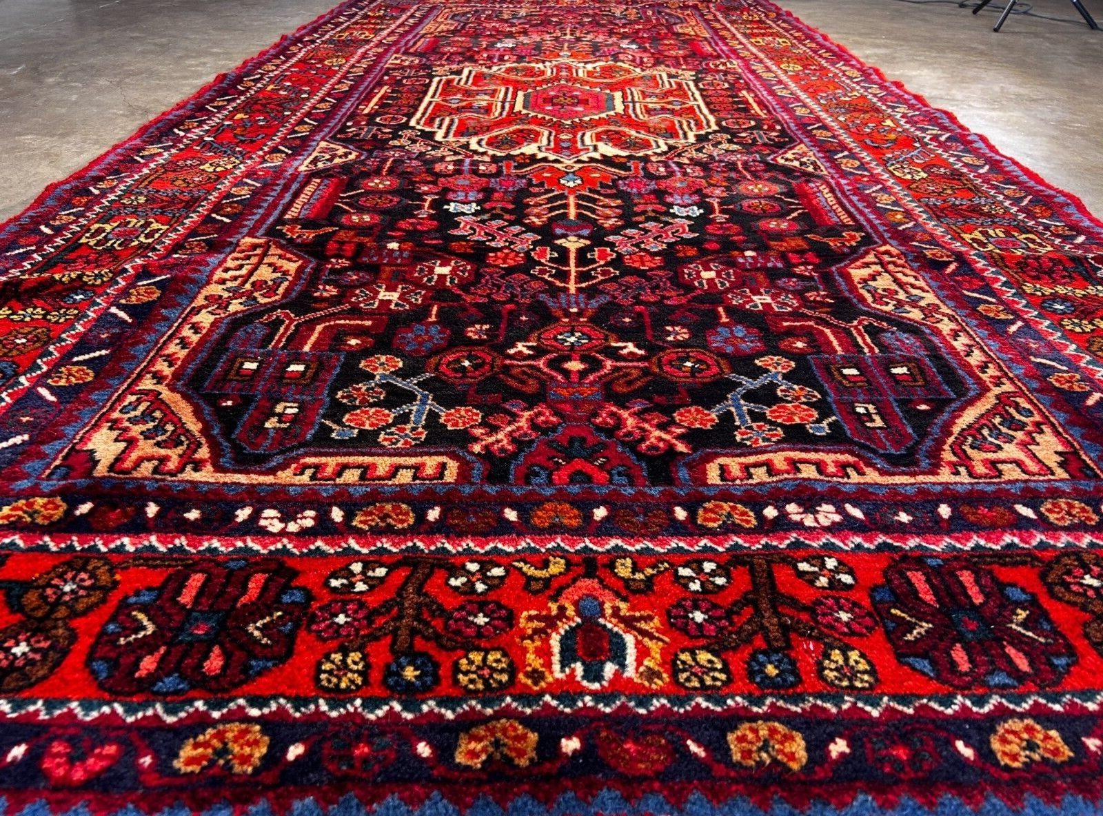 4'10" x 9'8" Hand-Knotted 100% Wool Carpet - Hamedane Area Rug