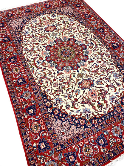 4'7" x 7'2'' Semi-Antique Hand-Knotted 100% Wool Isfahane Rug