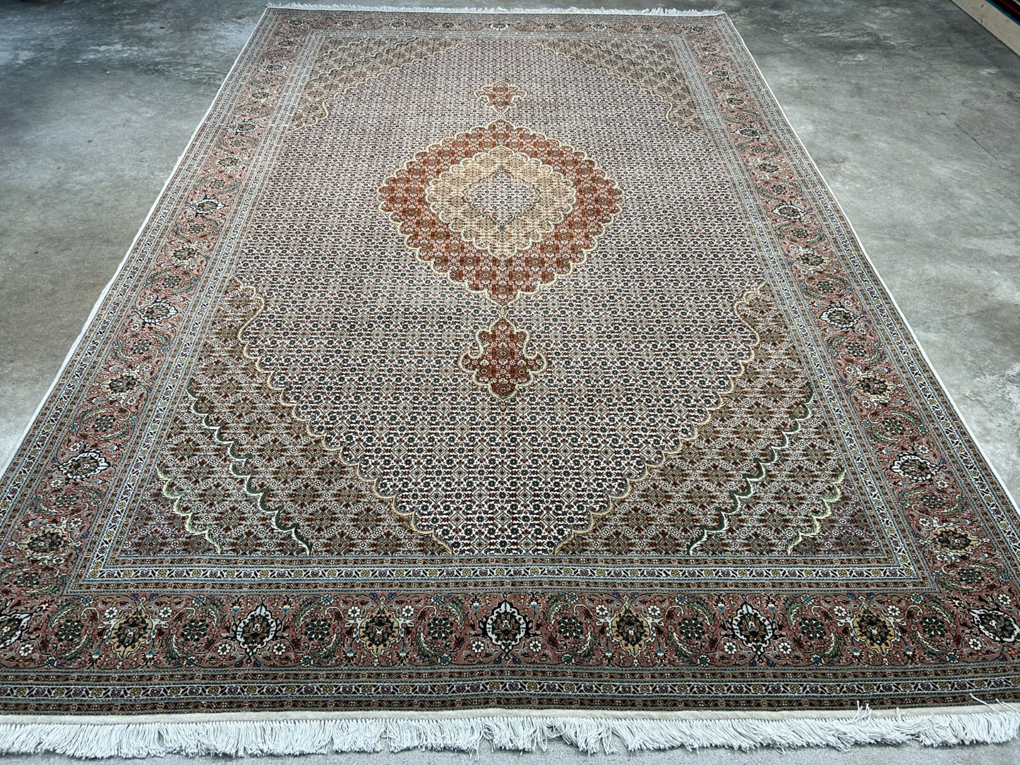 6'8"x10' Fine Hand-Knotted Wool & Silk Oriental Tabrize Rug - Area Carpet