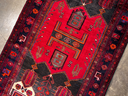 4'11" x 8'5" Hand-Knotted 100% Wool Pile Hamadane Area Rug