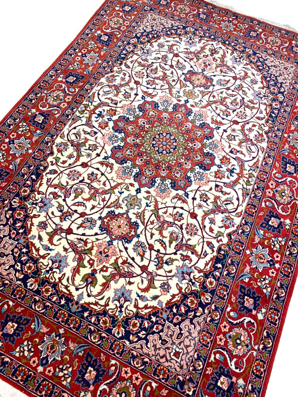 4'7" x 7'2'' Semi-Antique Hand-Knotted 100% Wool Isfahane Rug