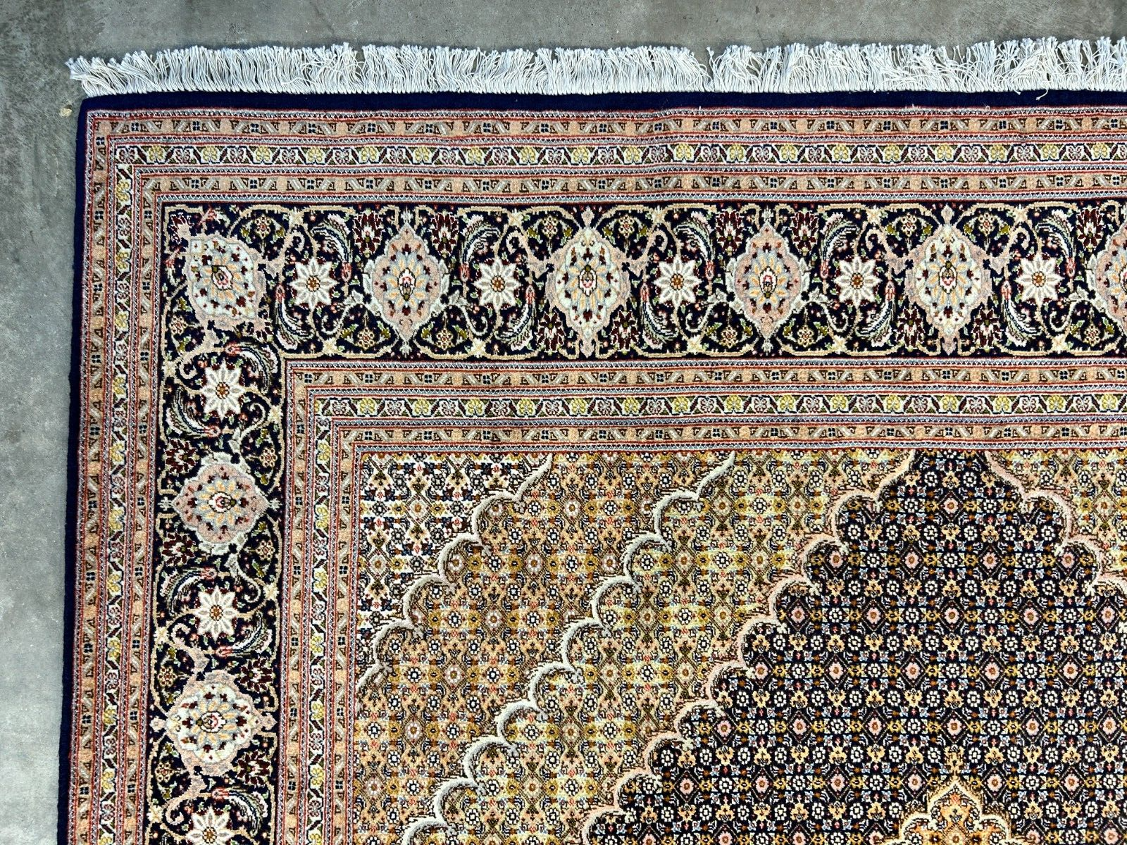 6'7"x9'9" Fine Hand-Knotted Wool & Silk Oriental Tabrize Rug - Area Carpet