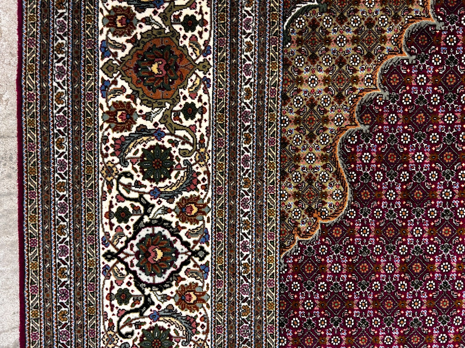 8'2"x11'10" Fine Hand-Knotted Silk & Wool Tabrize Fish Style Rug