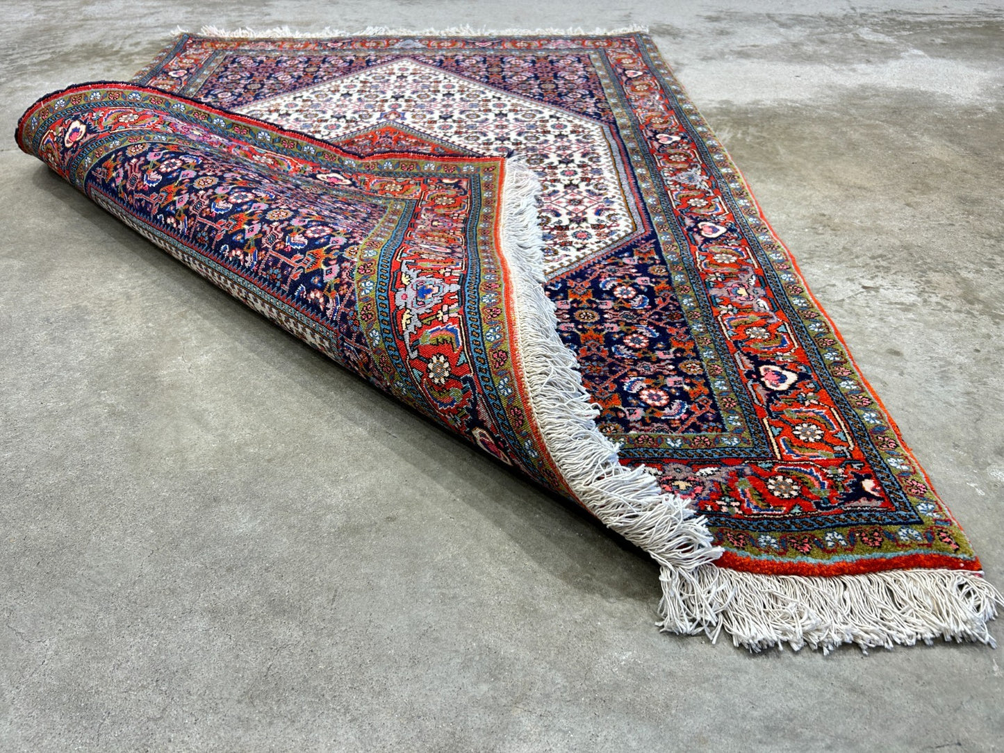 3'9"x5'5" Hand-Knotted 100% Wool Pile Bijare Rug